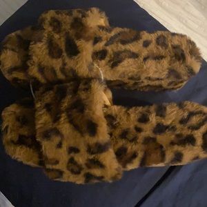 Stylish sandals never worn